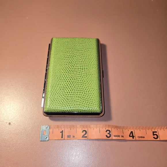 Green NWT Mini Croc Wallet Great For Credit Cards/buisness Cards Stylish - Picture 7 of 7